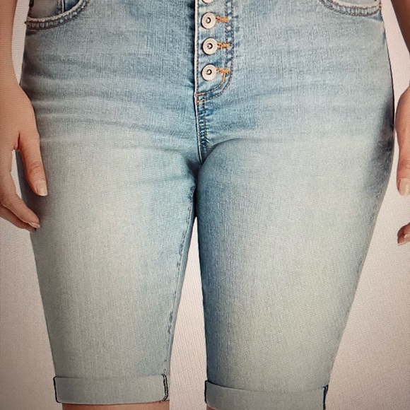 Chaps Denim Cuffed Shorts Bermuda 12/31 button fly - Picture 2 of 7